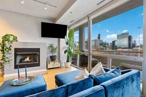 $300,000 | 950 West Erie Street, Unit 602, Chicago, IL 60642