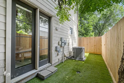 $649,000 | 908 Thompson Street, Houston, TX 77007