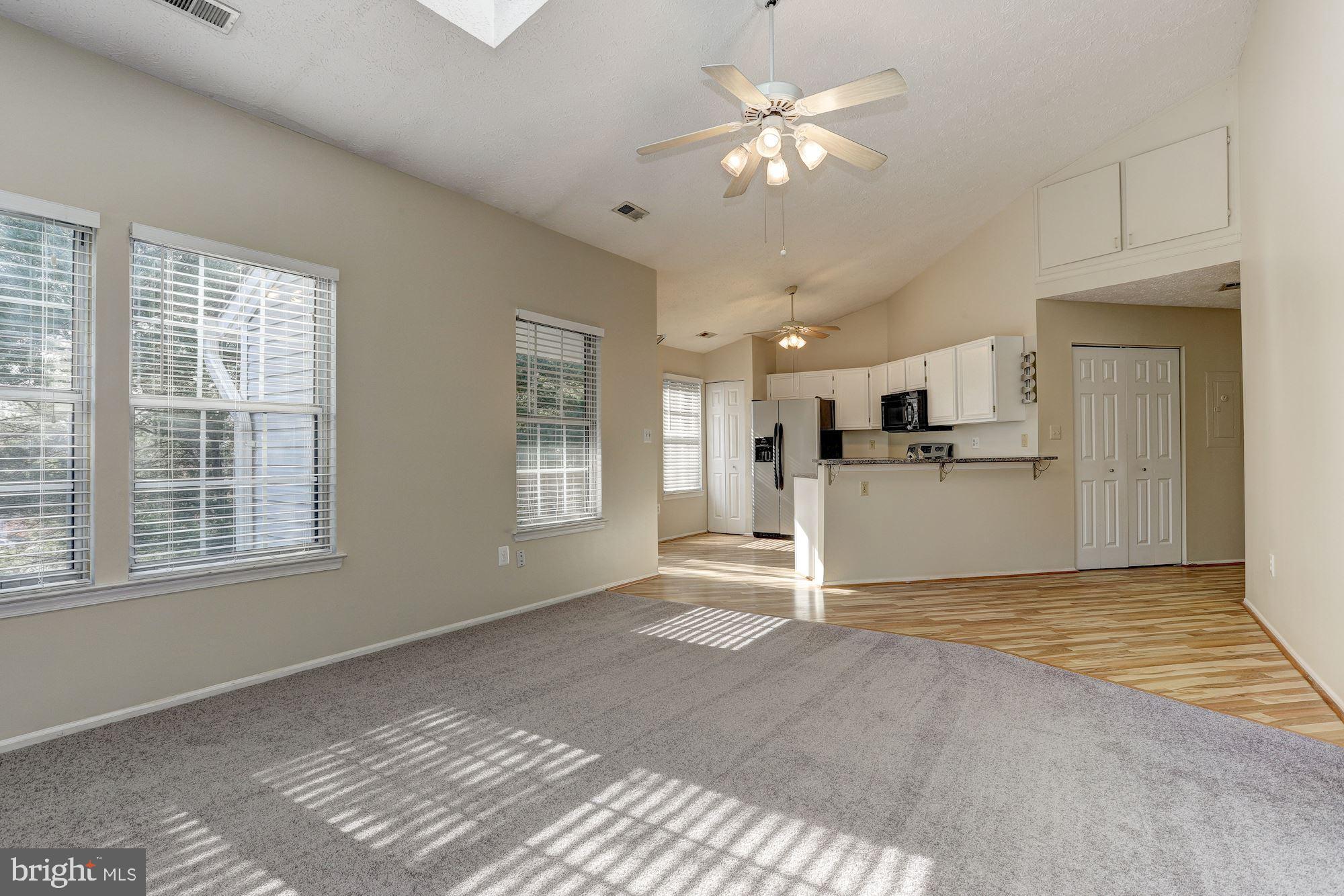 33 Bridle Lane, Unit 65 Nottingham, MD 21236 - Photo 4 of 19 Living Room