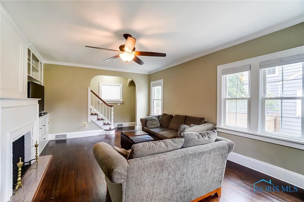 2410 Hempstead Road Toledo, OH 43606 - Photo 6 of 39 Gallery Image 6