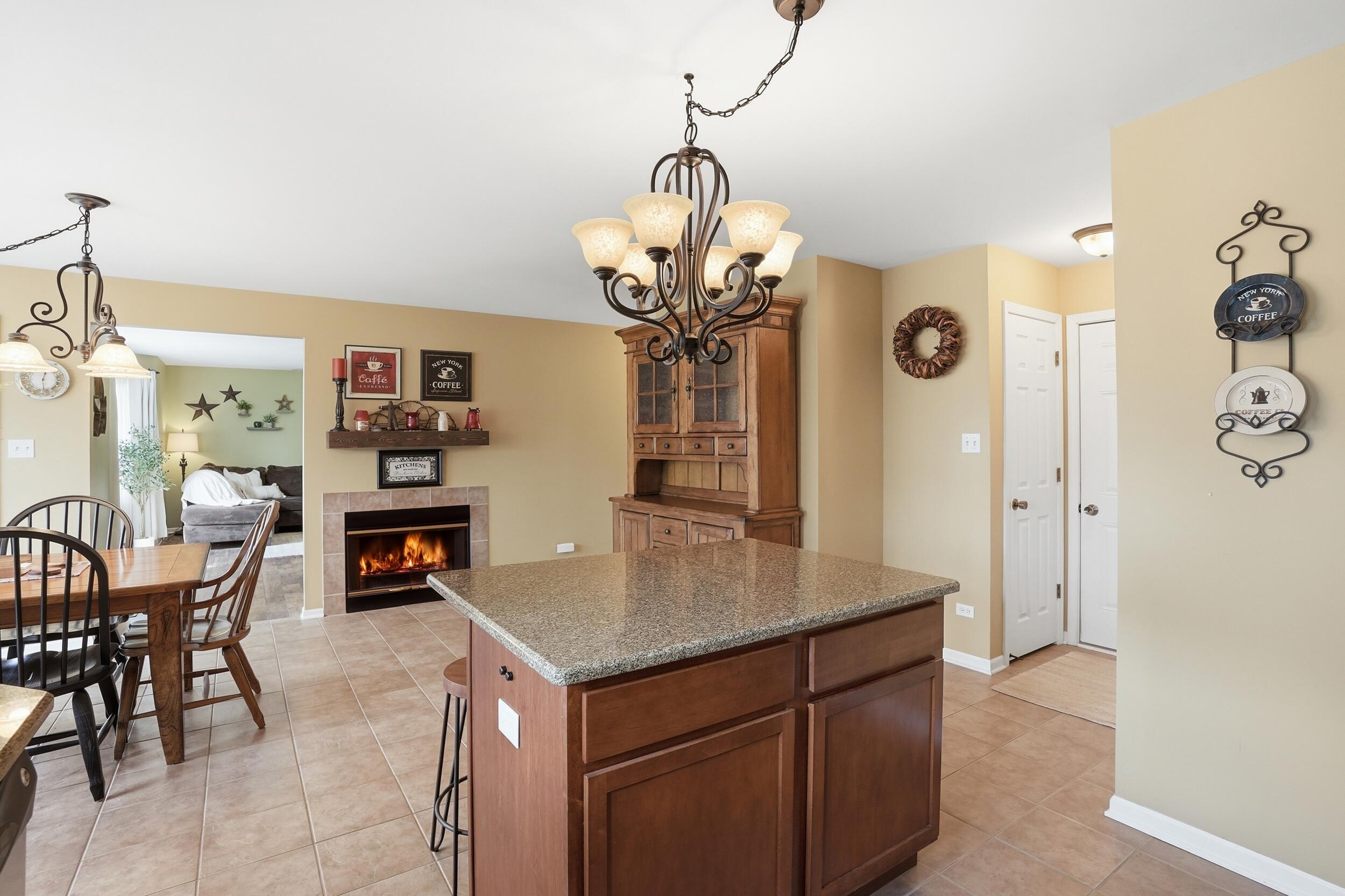 2219 Forest View Lane Lowell, IN 46356 - Photo 15 of 37 2500x1666