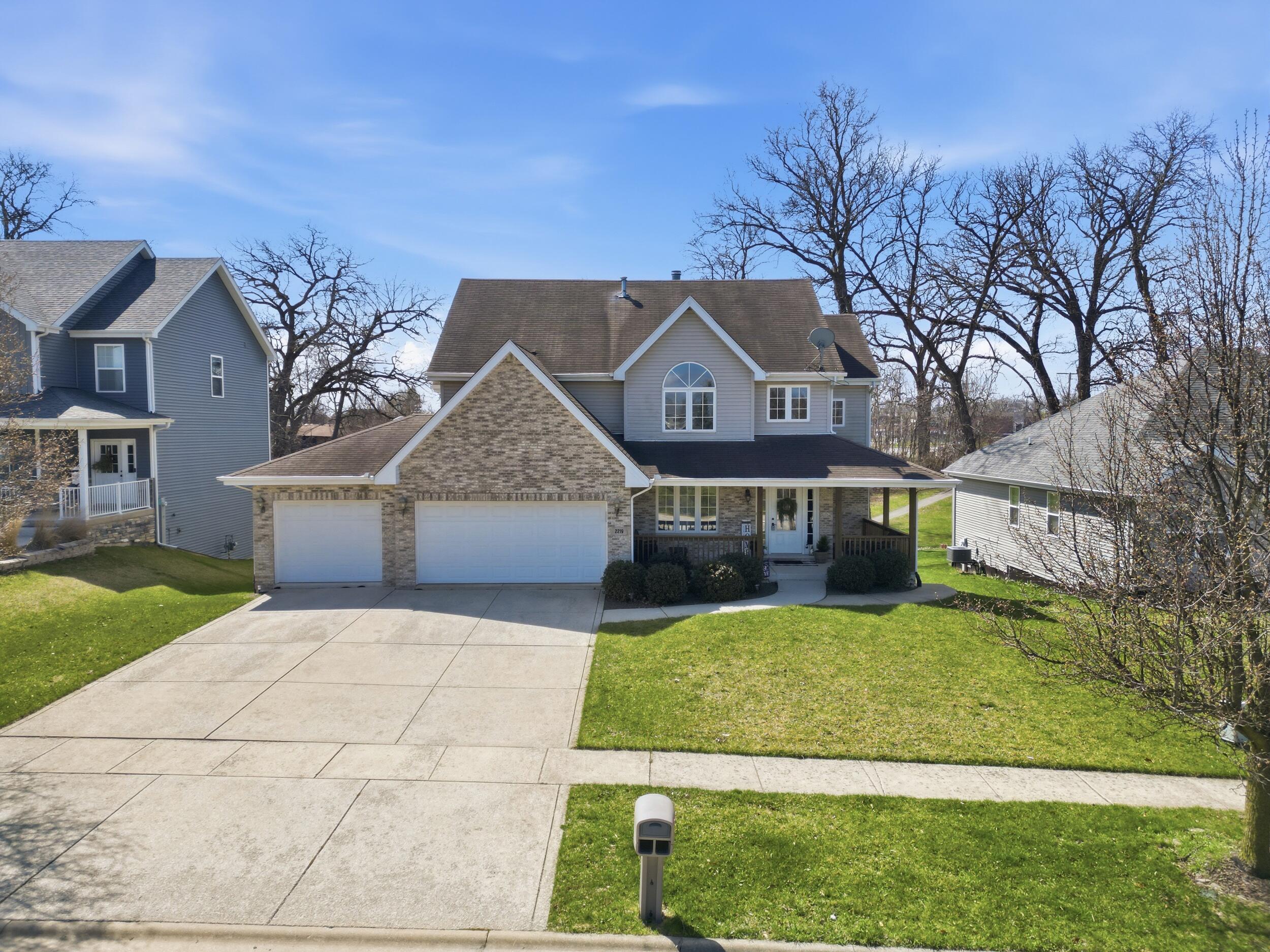 2219 Forest View Lane Lowell, IN 46356 - Photo 2 of 37 2500x1875
