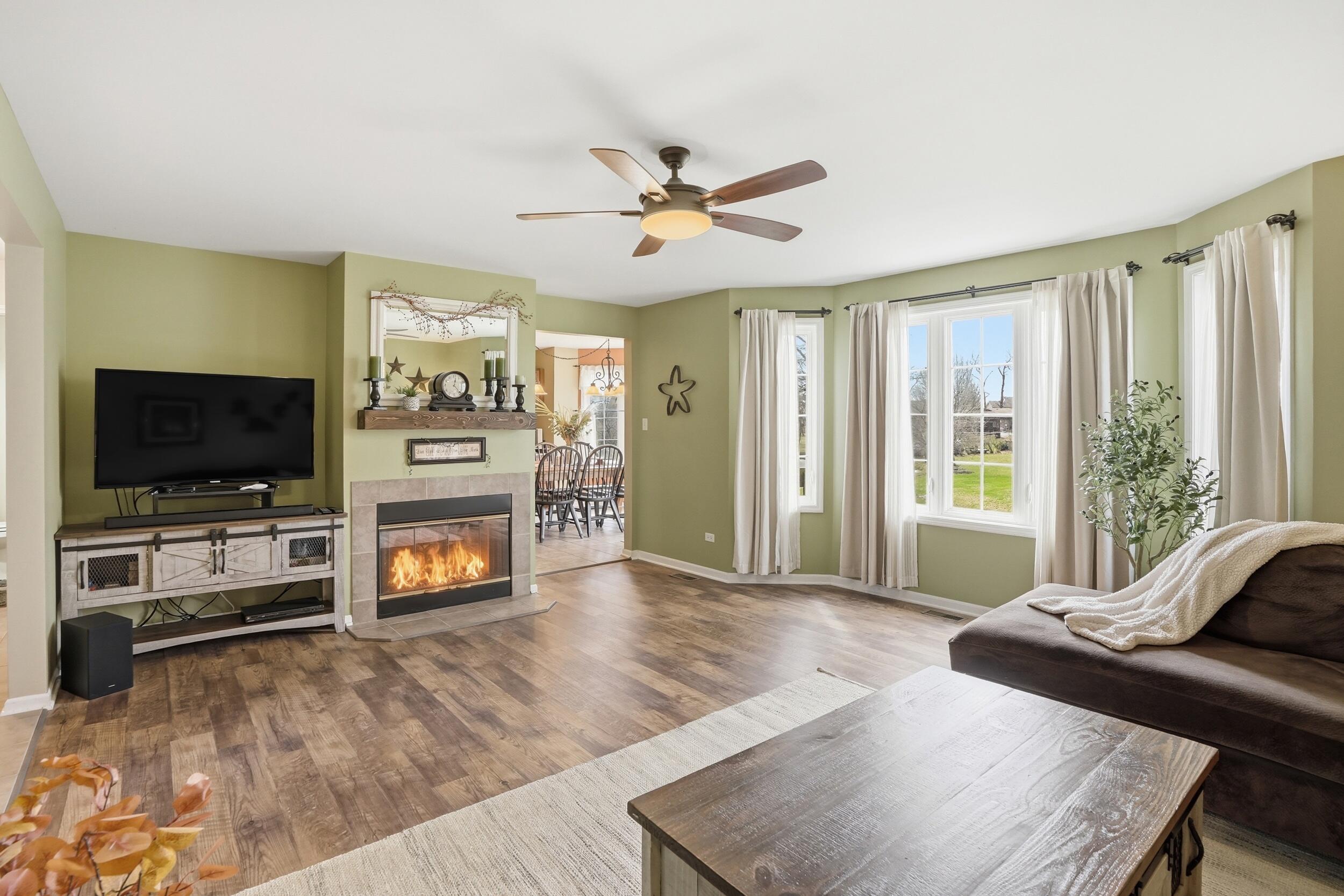 2219 Forest View Lane Lowell, IN 46356 - Photo 9 of 37 2500x1667