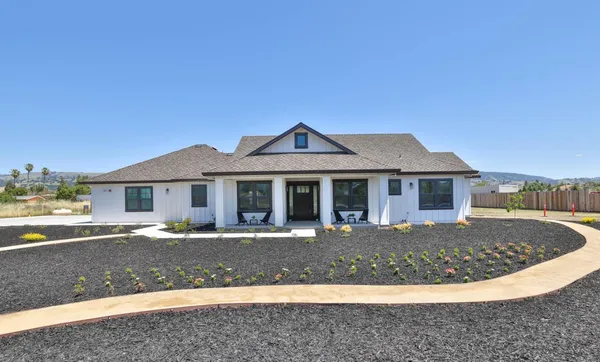$2,198,000 | 920 East Middle Avenue, San Martin, CA 95046