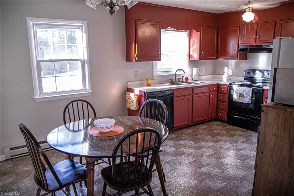 591 Moser Road King, NC 27021 - Photo 4 of 20