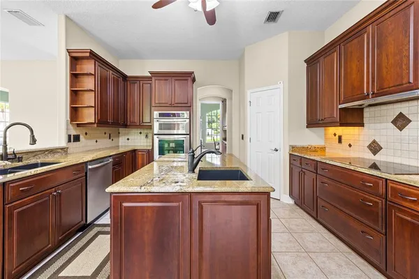 $1,200,000 | 5232 Hillview Lane, Orlando, FL 32819