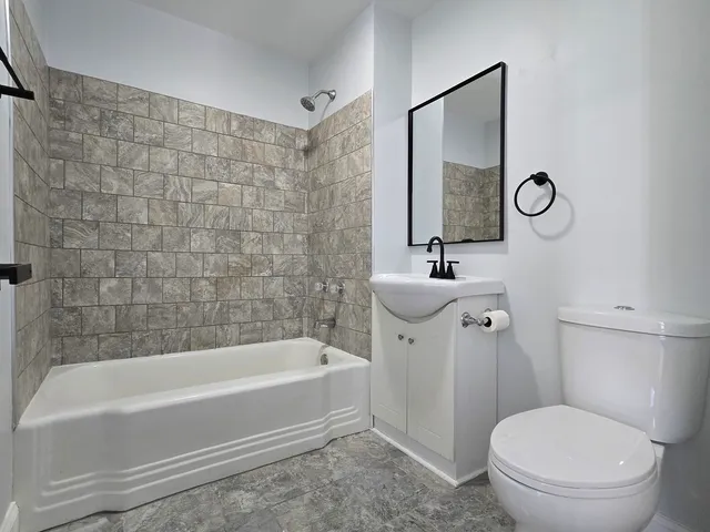 $245,000 | 328 Rosewood Avenue, Aurora, IL 60505