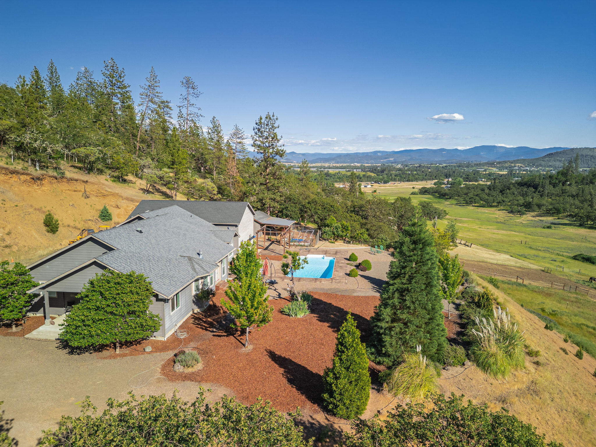 158 Rockingham Circle Eagle Point, OR 97524 - Photo 31 of 58 HD-24