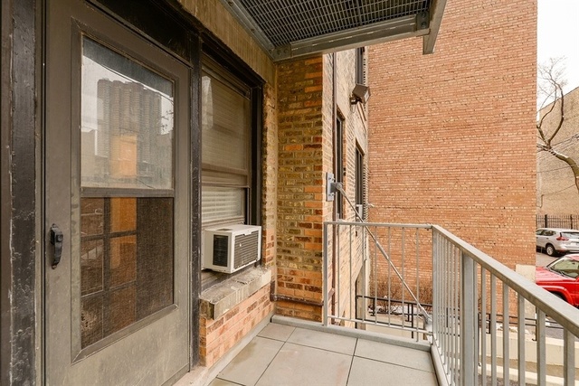 725 West Sheridan Road, Unit 203 Chicago, IL 60613 - Photo 10 of 10 a view of a walk in closet