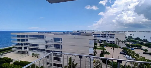 a view of a tall building