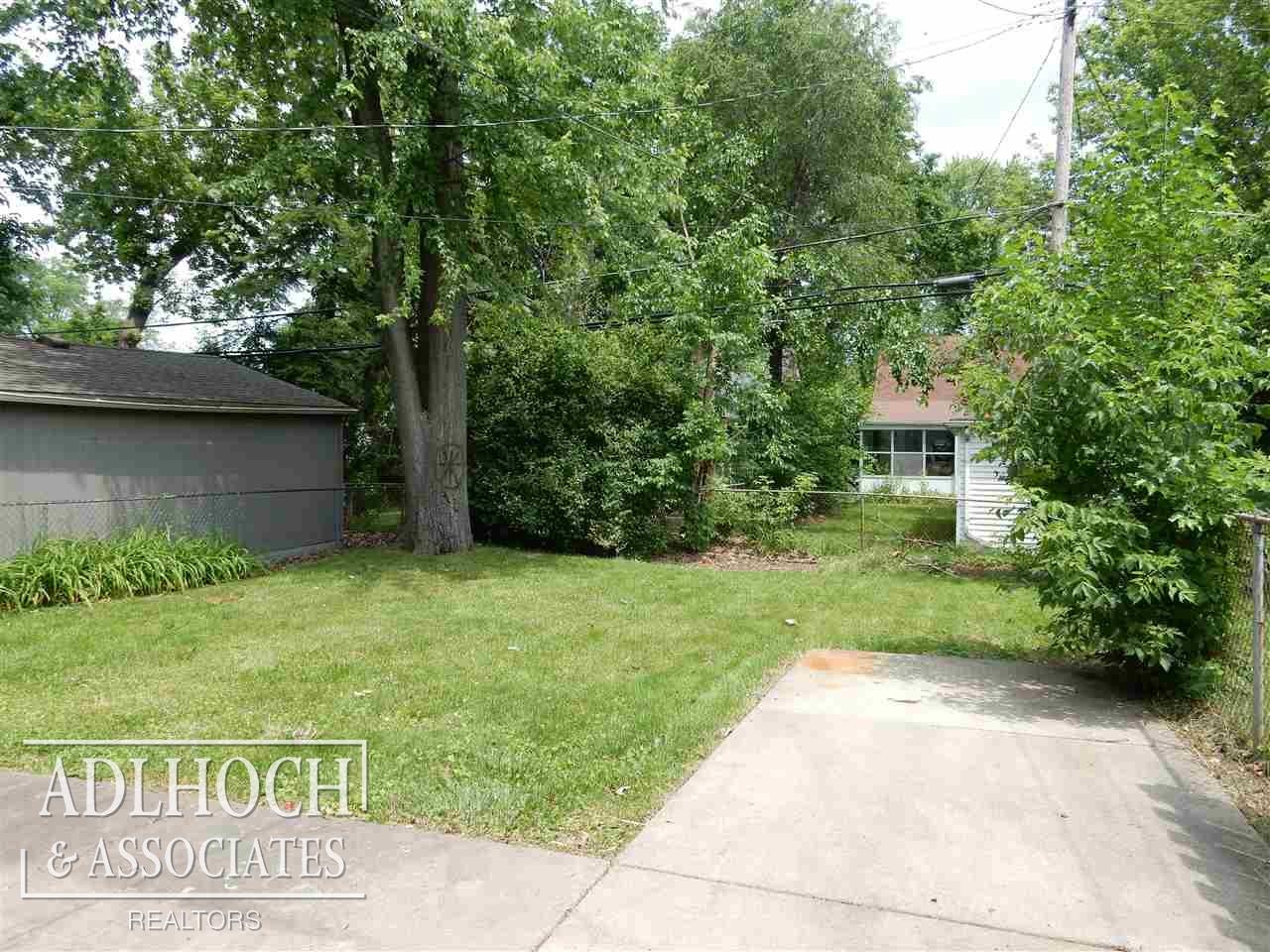 2064 Roslyn Road Grosse Pointe Woods, MI 48236 - Photo 16 of 16