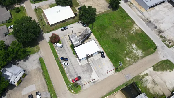 $375,000 | 207 East Cottonwood Street, Madisonville, TX 77864