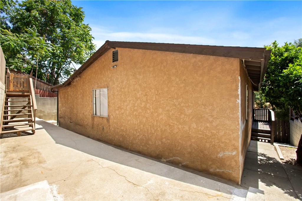 5335 Monterey Road Los Angeles, CA 90042 - Photo 9 of 33