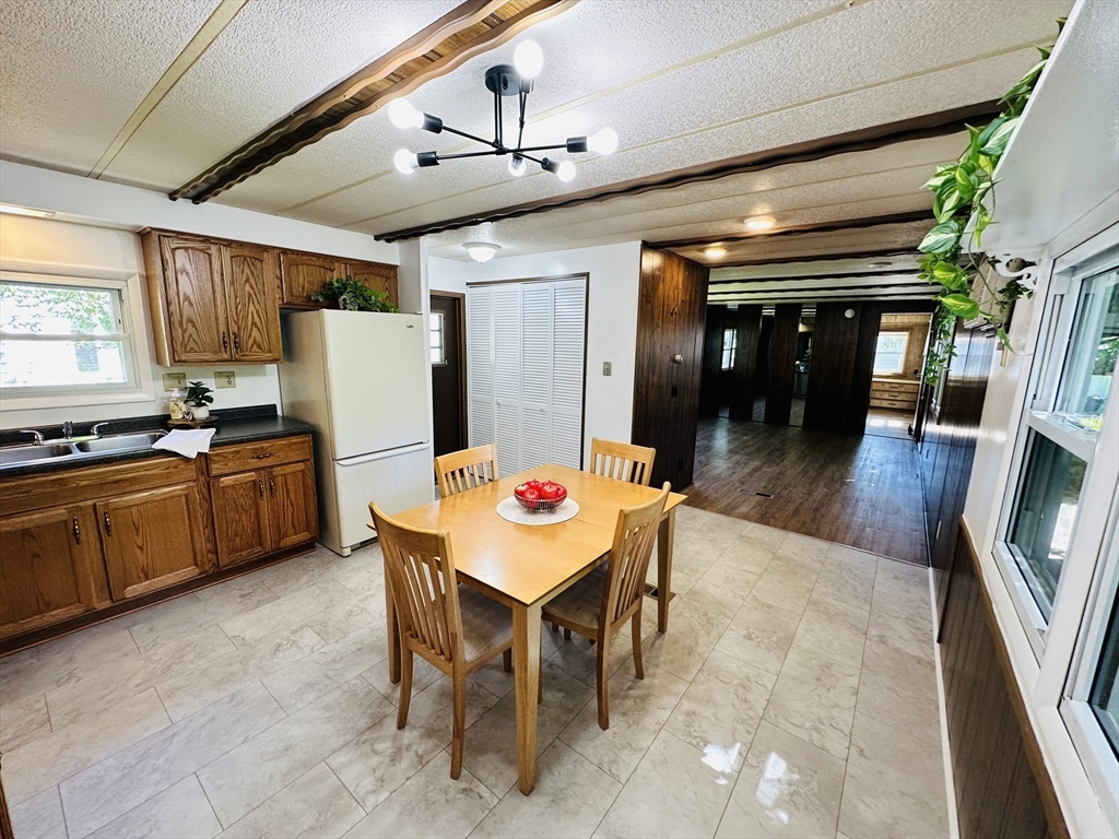 22 Contessa Drive Springfield, MA 01119 - Photo 9 of 36