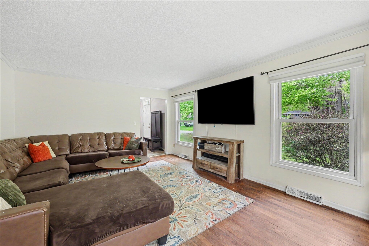 2813 Brookside Boulevard Jackson, MI 49203 - Photo 9 of 45