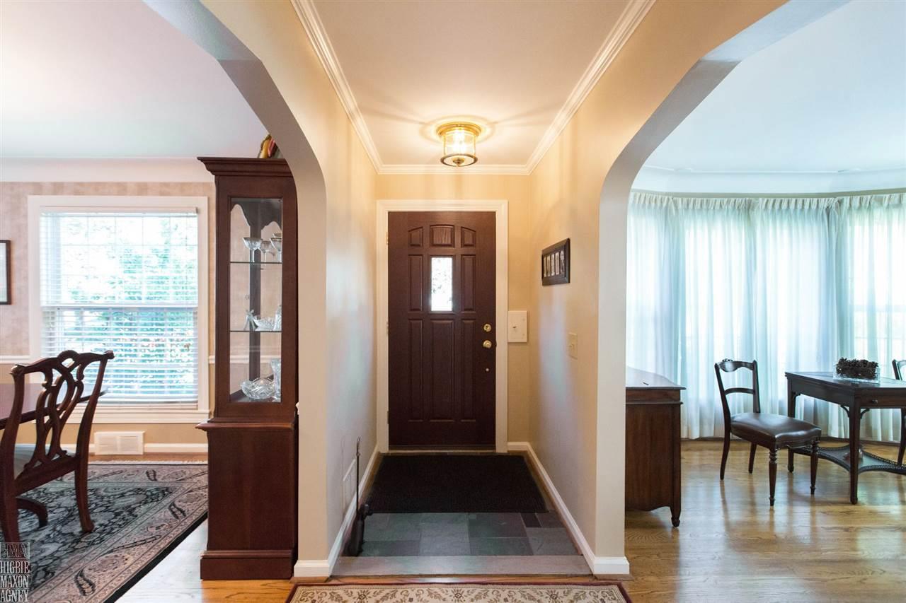 329 Ridgemont Road Grosse Pointe Farms, MI 48236 - Photo 3 of 26