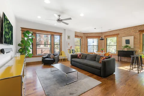 $580,000 | 1803 West Huron Street, Unit 2, Chicago, IL 60622