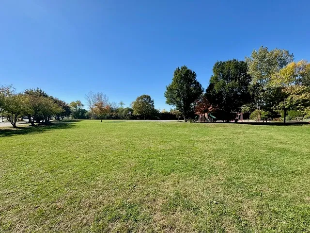 $439,000 | 970 Mt Vernon Drive, Grayslake, IL 60030