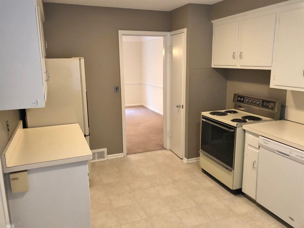 783-85 Harcourt Road Grosse Pointe, MI 48230 - Photo 7 of 20 31362561-6.JPG