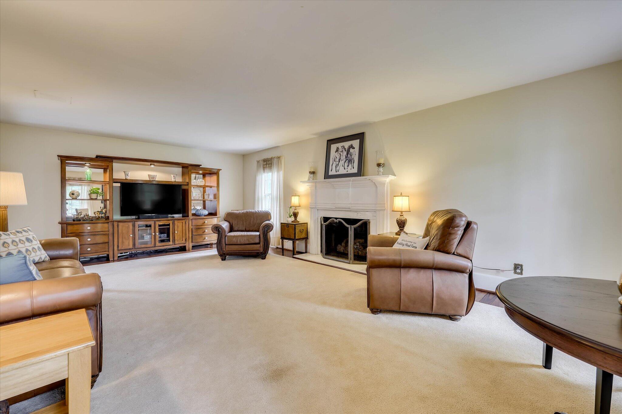 711 Augusta St Extension McCormick, SC 29835 - Photo 6 of 75 living room