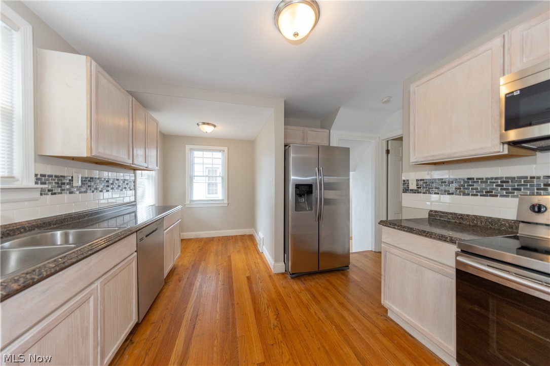 1908 Staunton Road Cleveland, OH 44118 - Photo 9 of 35 Gallery Image 9