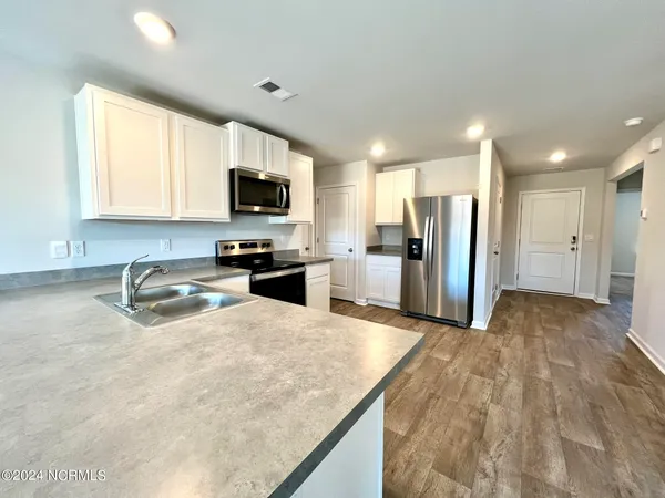 $1,950 | 8219 East Highcroft Drive Northeast, Leland, NC 28451