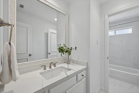 $815,000 | 18719 Thorntree Lane, Dallas, TX 75252