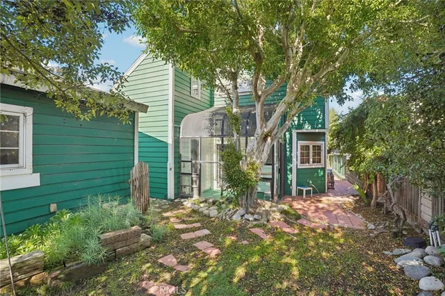 $2,800,000 | 1652 Voorhees Avenue, Manhattan Beach, CA 90266