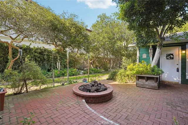 $2,800,000 | 1652 Voorhees Avenue, Manhattan Beach, CA 90266