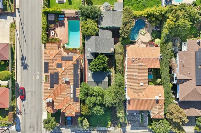 $2,800,000 | 1652 Voorhees Avenue, Manhattan Beach, CA 90266