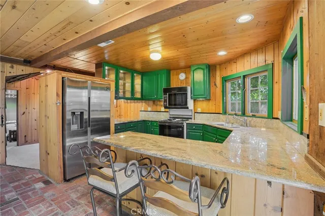 $2,800,000 | 1652 Voorhees Avenue, Manhattan Beach, CA 90266