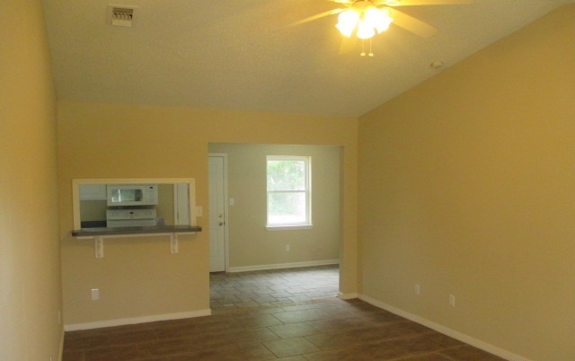 10316 Tanton Road Pensacola, FL 32506 - Photo 4 of 13 Gallery Image 4