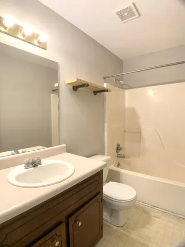 $1,125 | 304 Alan Court, Oak Grove, KY 42262