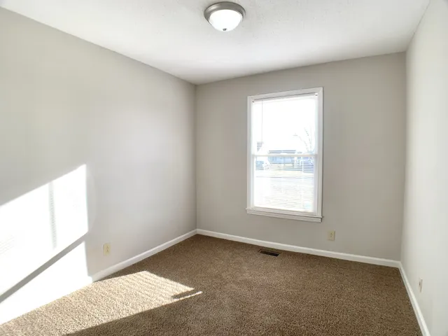 $1,125 | 304 Alan Court, Oak Grove, KY 42262