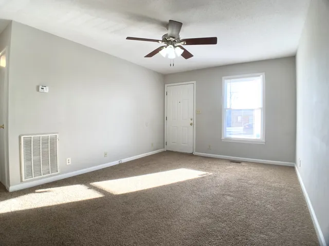 $1,125 | 304 Alan Court, Oak Grove, KY 42262