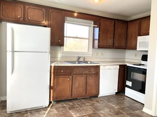 $1,125 | 304 Alan Court, Oak Grove, KY 42262