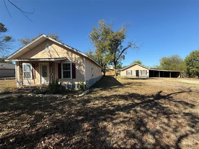$85,000 | 1814 South Neches Street, Unit 1816, Coleman, TX 76834