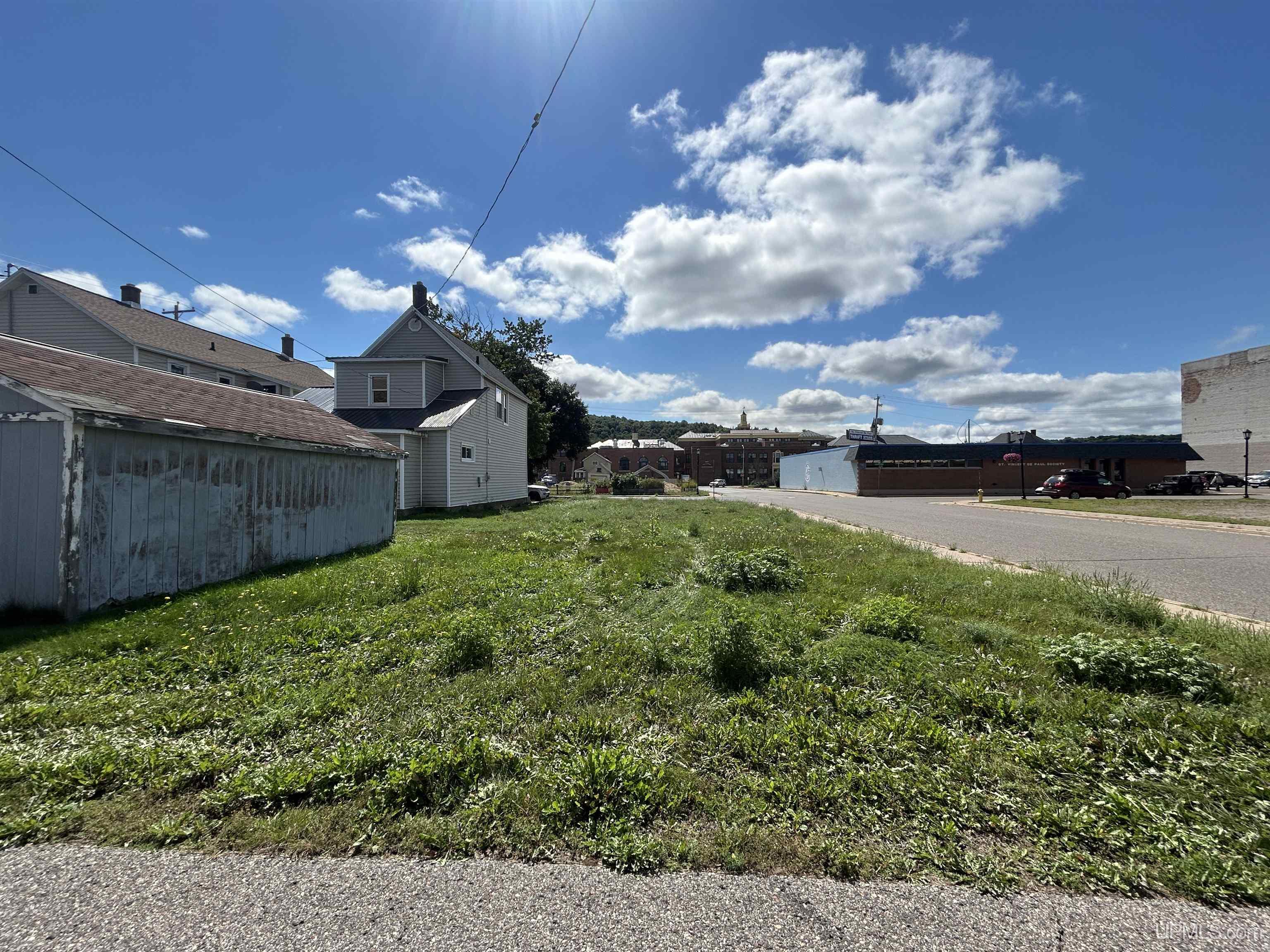 401 Cleveland Avenue Ishpeming, MI 49849 - Photo 7 of 9