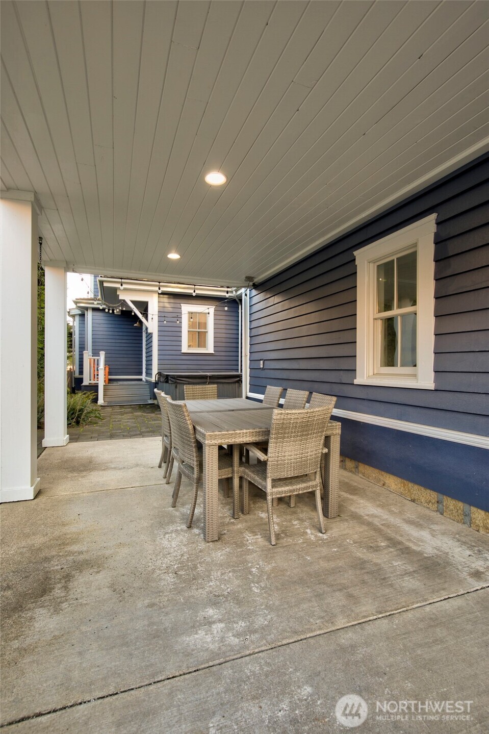 33 Fireside Lane Pacific Beach, WA 98571 - Photo 33 of 40 a dining room with a table and chairs