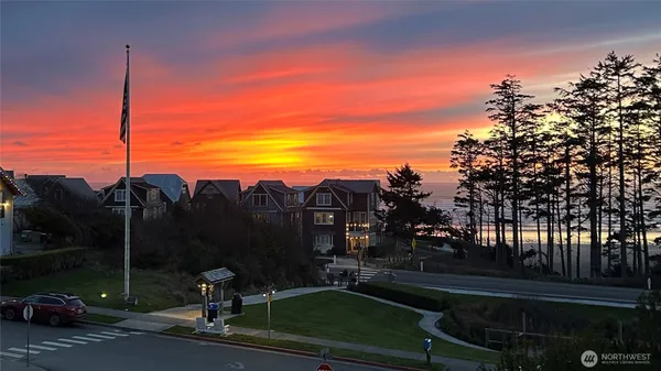 $1,838,000 | 33 Fireside Lane, Pacific Beach, WA 98571