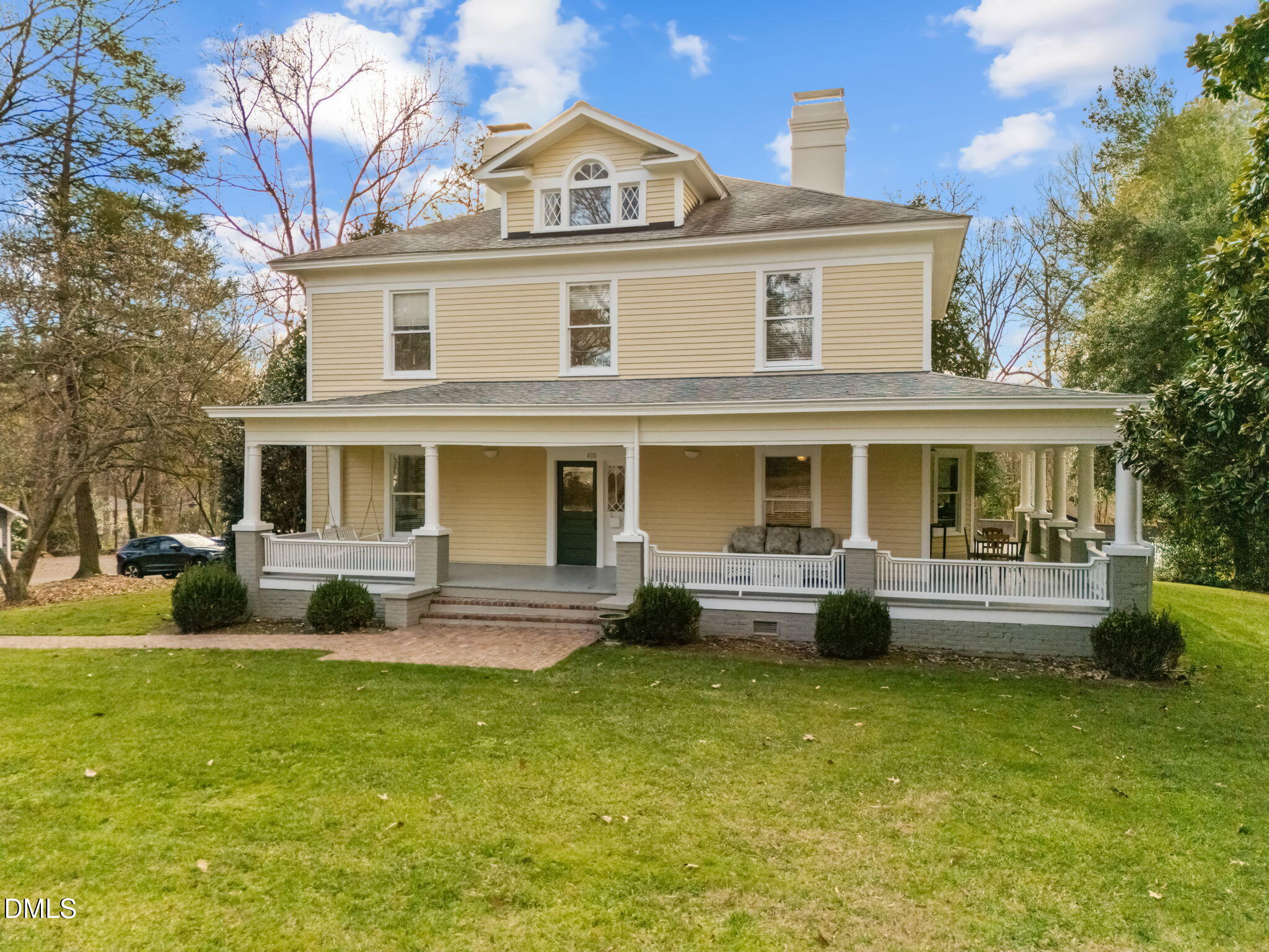 400 Ransom Street Chapel Hill, NC 27516 - Photo 1 of 12 3-web-or-mls-DJI_20251211041101_0018_D