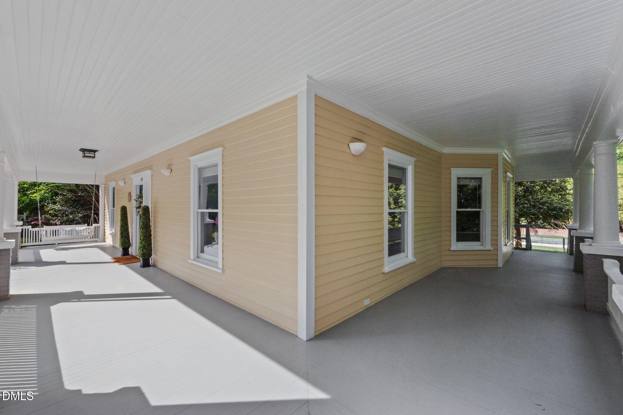 400 Ransom Street Chapel Hill, NC 27516 - Photo 8 of 67 a view of a big room with balcony and windows