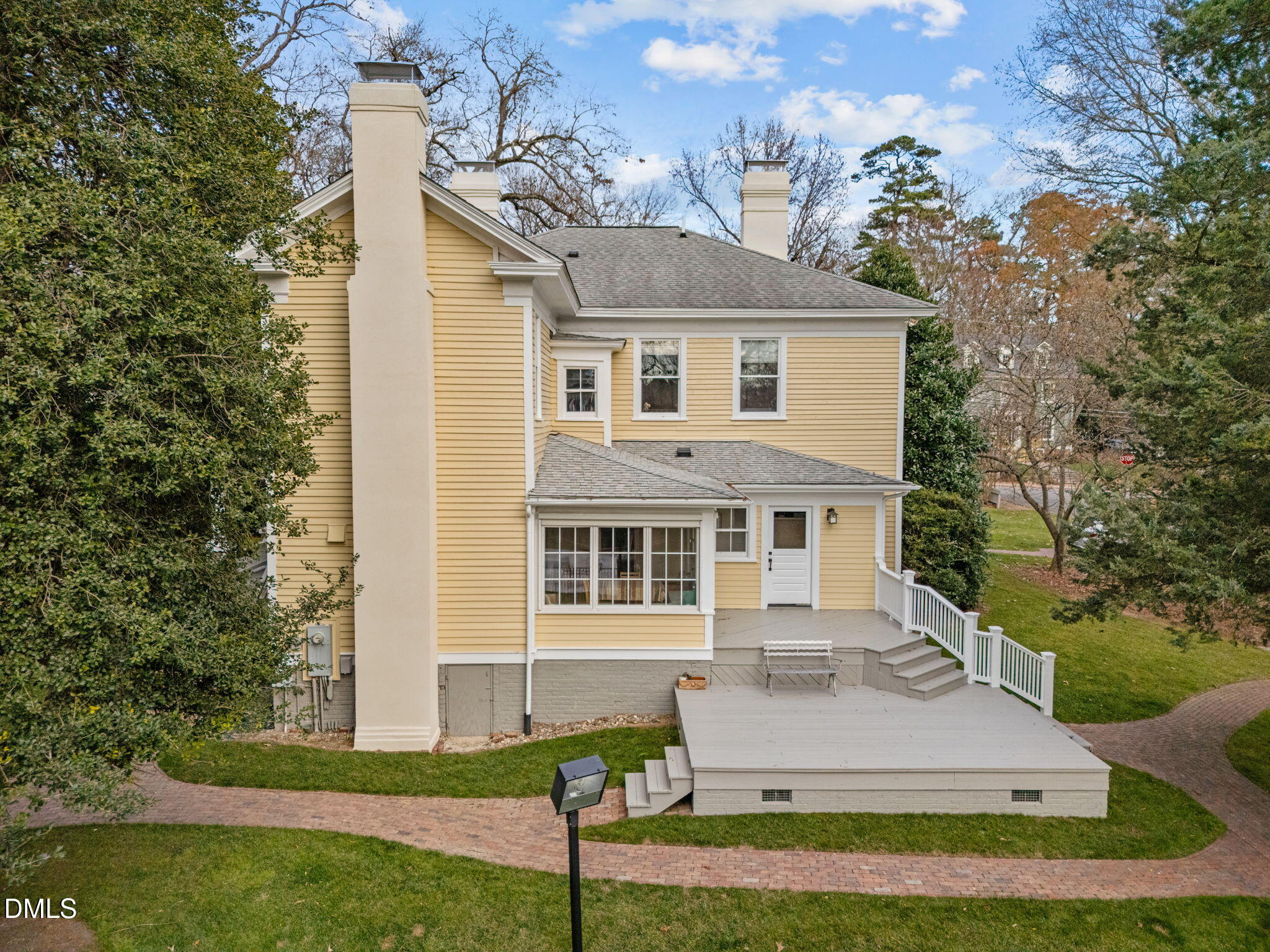 400 Ransom Street Chapel Hill, NC 27516 - Photo 5 of 12 5-web-or-mls-DJI_20251211041611_0027_D