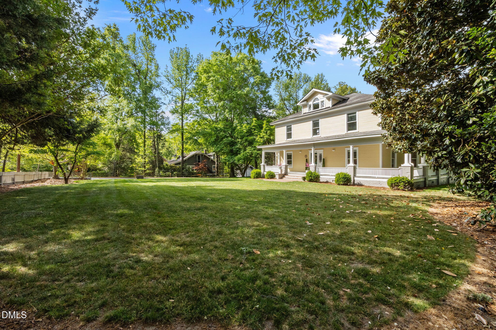 400 Ransom Street Chapel Hill, NC 27516 - Photo 4 of 67 a view of house with yard