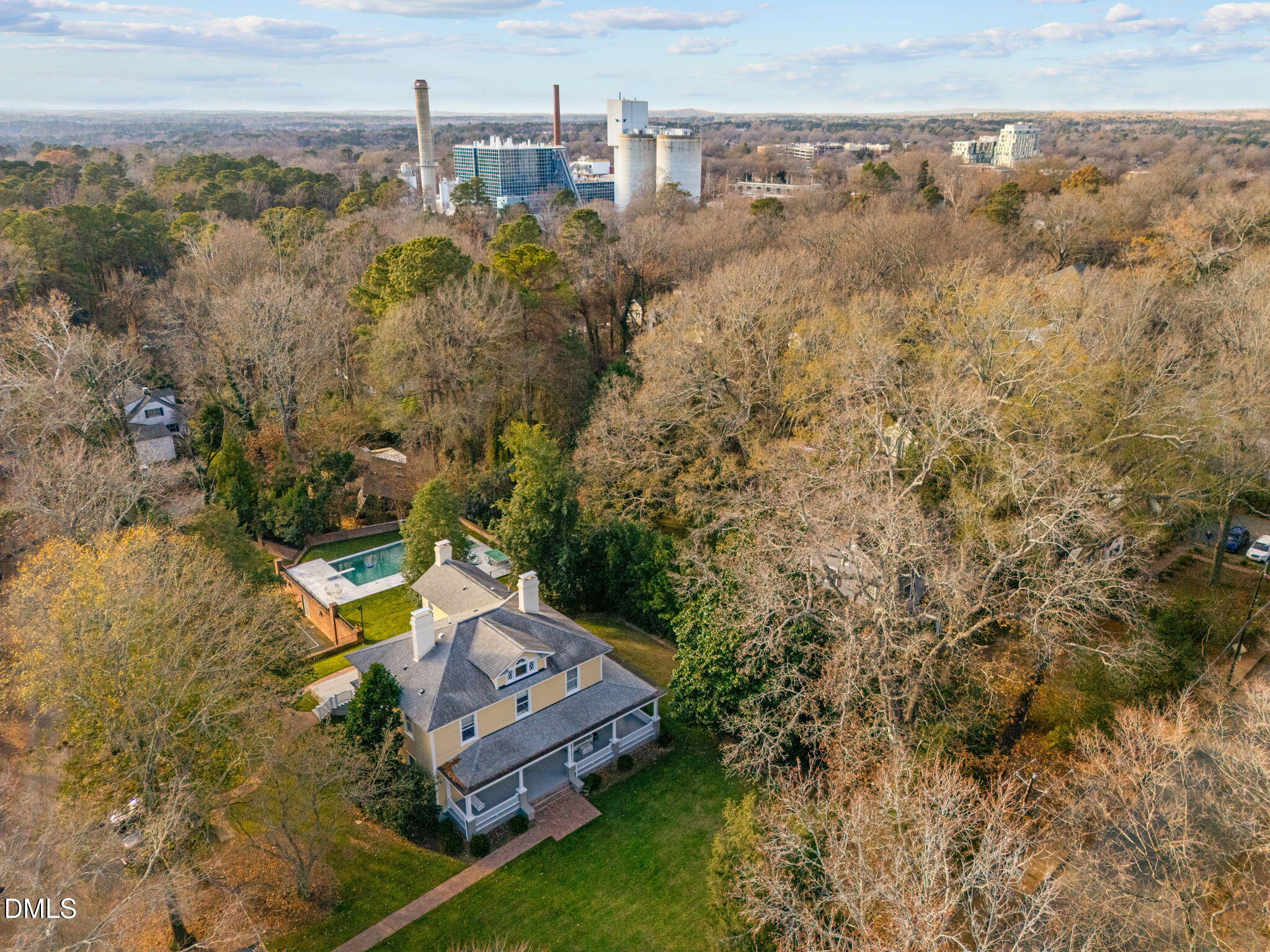 400 Ransom Street Chapel Hill, NC 27516 - Photo 7 of 12 8-web-or-mls-DJI_20251211035542_0001_D