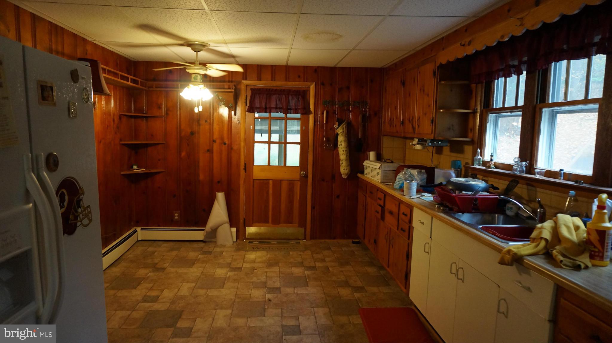 295 Cold Run Valley Road Berkeley Springs, WV 25411 - Photo 11 of 30 Kitchen
