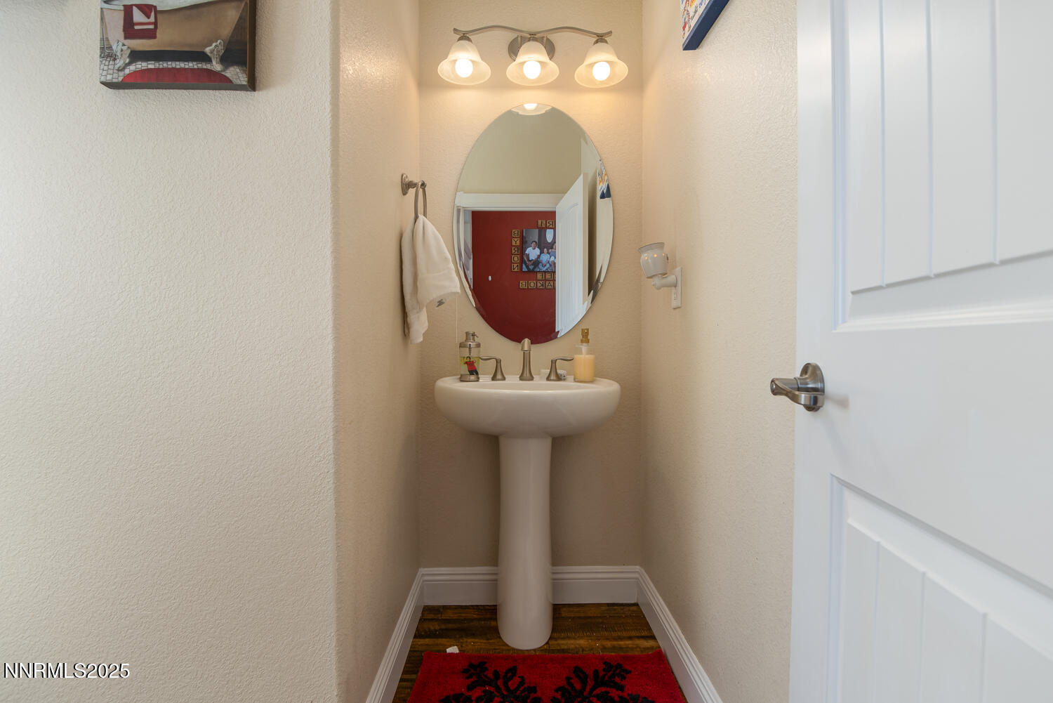 1114 Galante Road Minden, NV 89423 - Photo 19 of 32 1/2 Bath off Entry