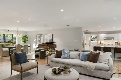 $1,075,000 | 8805 Point W Drive, Austin, TX 78759