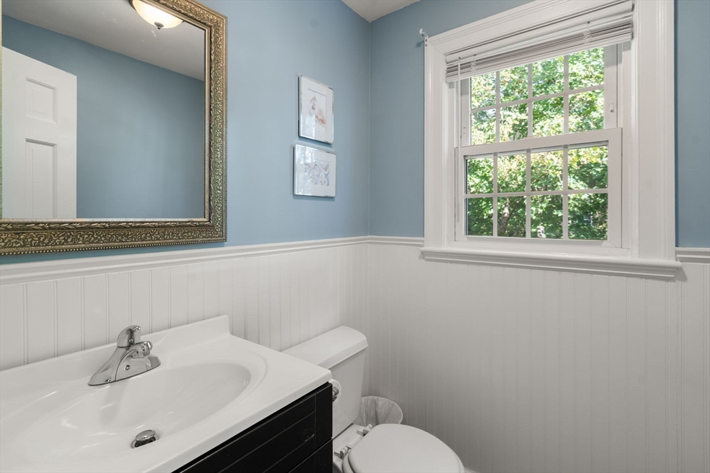 24 Fisher Road Weymouth, MA 02190 - Photo 18 of 42