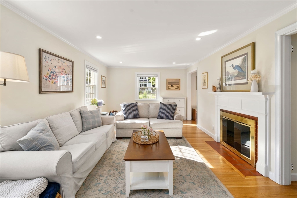 24 Fisher Road Weymouth, MA 02190 - Photo 4 of 42